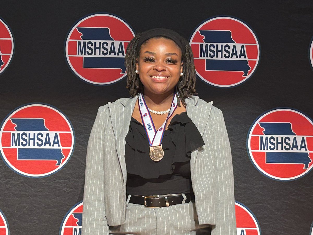 BroncoNSDA's tweet photo. Congratulations to Johnasia Carter for placing 5th in Dramatic Interpretation at the @MSHSAAOrg State Tournament!

@LSR7 Proud! https://t.co/lGtJWQjr0O