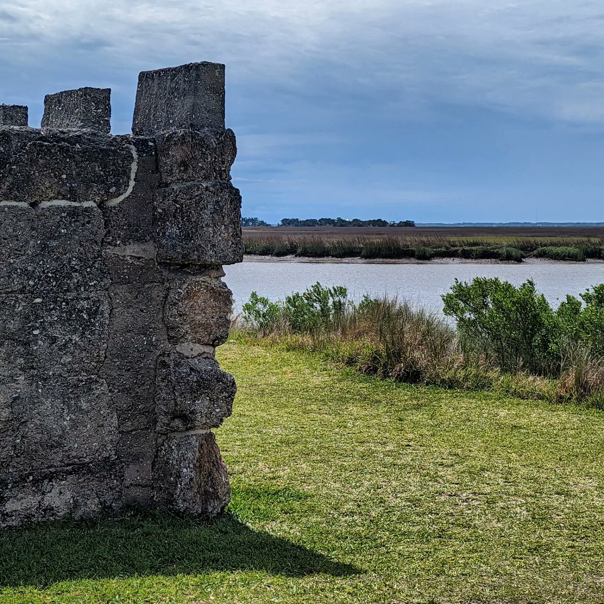 tinyocean_rving's tweet photo. Fort Frederica on St Simons Island, GA  we learned that the superintendent moved there a while back! 💪

#RVTrip32 #SpringBreak #SpringBreak2023 #Georgia #GA #FortFrederica #FortFredericaNationalMonument #NationalMonument #NationalPark #JuniorRanger #Spanish #Spain #British https://t.co/veJKk2D0wB