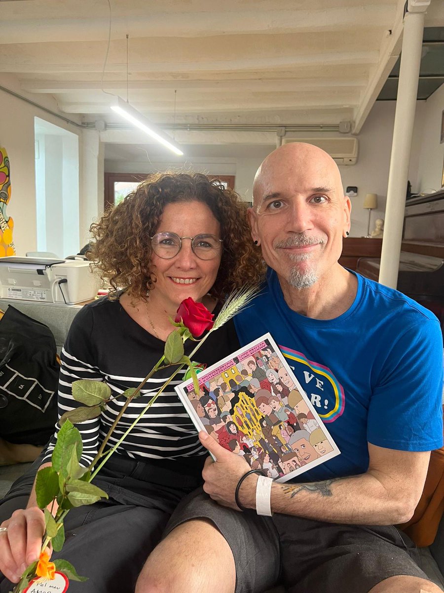 evavallsg's tweet photo. Sant Jordi!!!!! 😍😍 @enricfont2310 https://t.co/VF9TUdNTxz