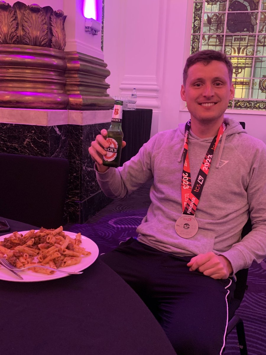 BarloCC's tweet photo. Job done! @DevaneyJoe completed the @LondonMarathon in 3:14:43 for @YLvsCancer 

Well done mate! If anyone is in a position to donate you can do so here https://t.co/DUKKQaDObj 🏃‍♂️🦢 https://t.co/d0RjccpVkP
