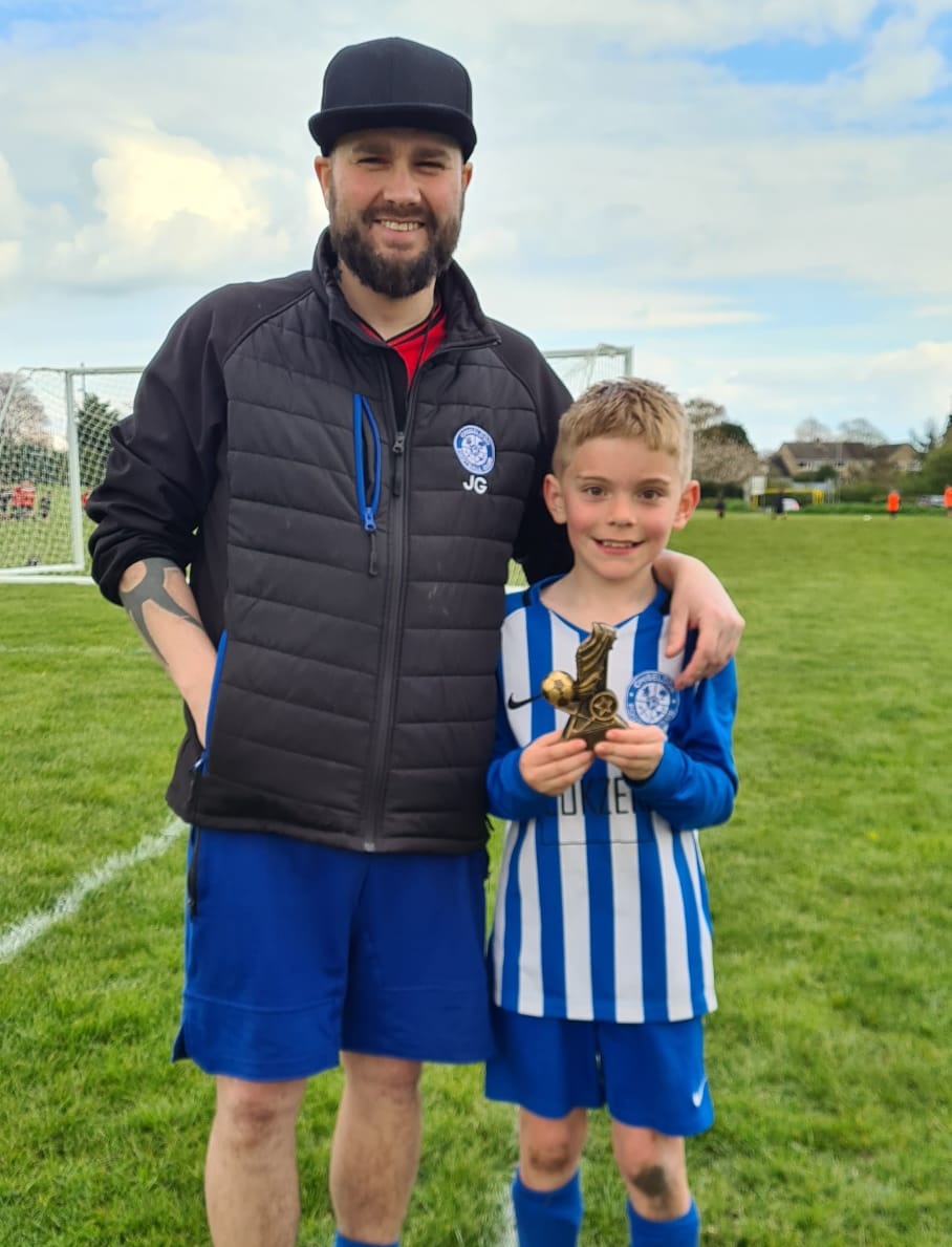 Our under 9s MOTM went to Ethan Mitchell today. Well done Ethan. Great performance. 🙌

#teamchissy #chiseldonfc #football #swindon #youthfootball #chiseldon