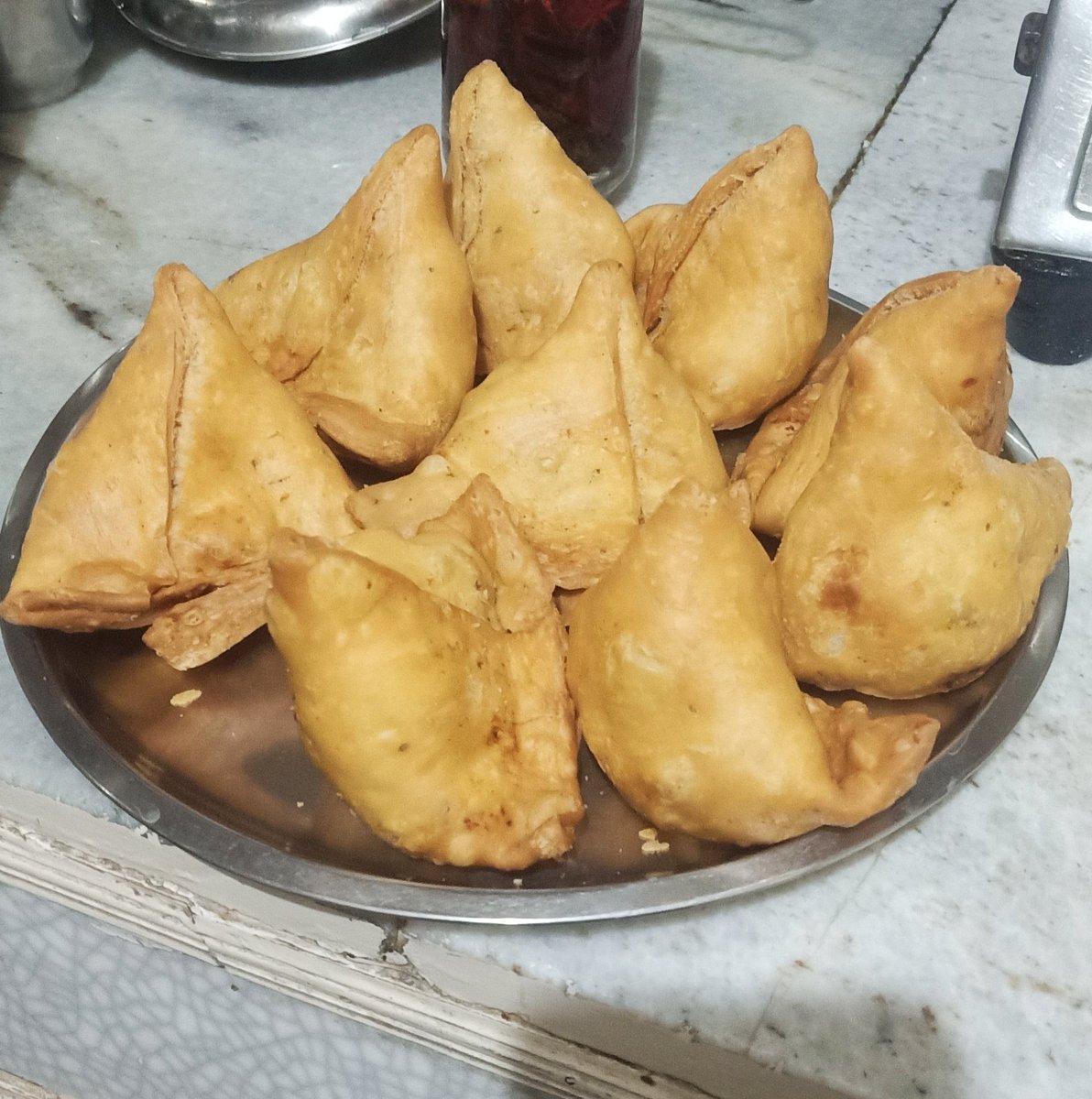 Sugandha111111's tweet photo. When evening is well spent making Samosa for kids ❤️
#samosa 
#mumsworld https://t.co/R7LOiRfWlk