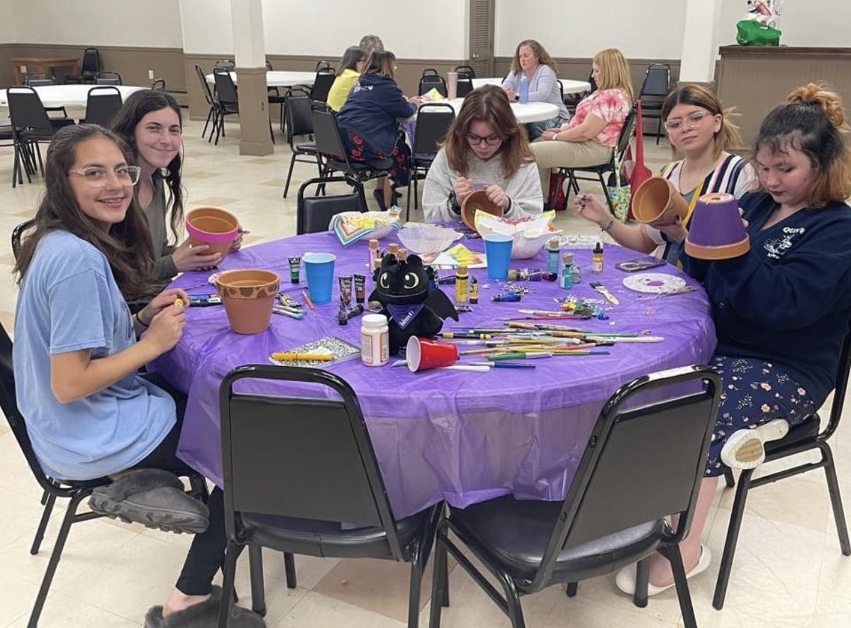 NYIORG's tweet photo. This past Friday, Bellmore and Suwassett Assemblies got together to celebrate Earth Day after their meeting. Of course, toothless did a wonderful job on his flower pot!
#nyiorg #gorainbow #rainbowgirls #nyrainbow #iorg https://t.co/yXO6yFehrI