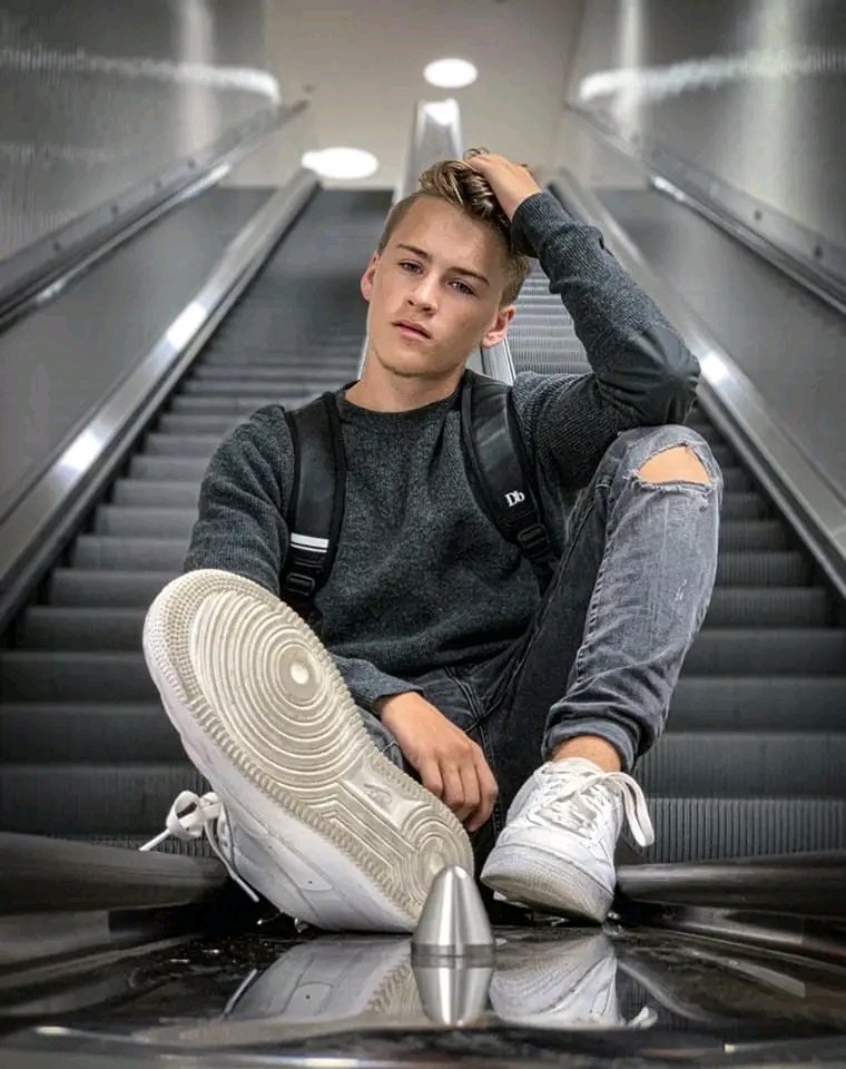 jenykhaf's tweet photo. #czechhunter #gaythreesome #gay #czechgay #beautiful #beauty #BeautyMeets #BeautyAndTheBeast #beautysecrets #CzechIN #captivating #BoysLove #gaylokal #BeautifulBody #beautyqueen #boysloveasian #FANTASYBOYS #Exclusive #Excellent #Czechia https://t.co/8SFJV6FdlK