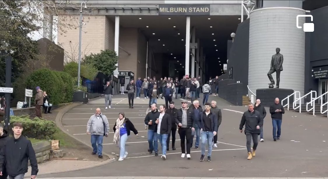 Tottenham fans have broken a Premier League record for the earliest ever exit after walking out of St James’ Park after 25 minutes.