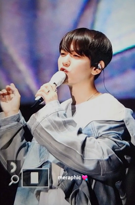 230423 아 웃겨 같이 밤 못 새는 이유가 벌레 때문이래
다 잡아준다는데도 안 믿어 ㅜㅜ
#백현 #BAEKHYUN #엑소 #EXO <a href="/B_hundred_Hyun/">Baekhyun_EXO</a>