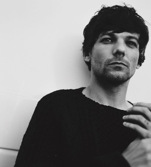 brightannegold's tweet photo. Hey BBC @BBCR1 @BBCRadio2-
You are the largest station in the UK please listen to us! 
We want to hear you play #LouisTomlinson &amp; his UK No.1 album #FaithInTheFuture

We want you to add #LouisTomlinson &amp; #FaithInTheFuture to playlists @SpotifyUK
#LouisOnBBC #GetLouisOnTheRadio https://t.co/VDfoaLj7PQ