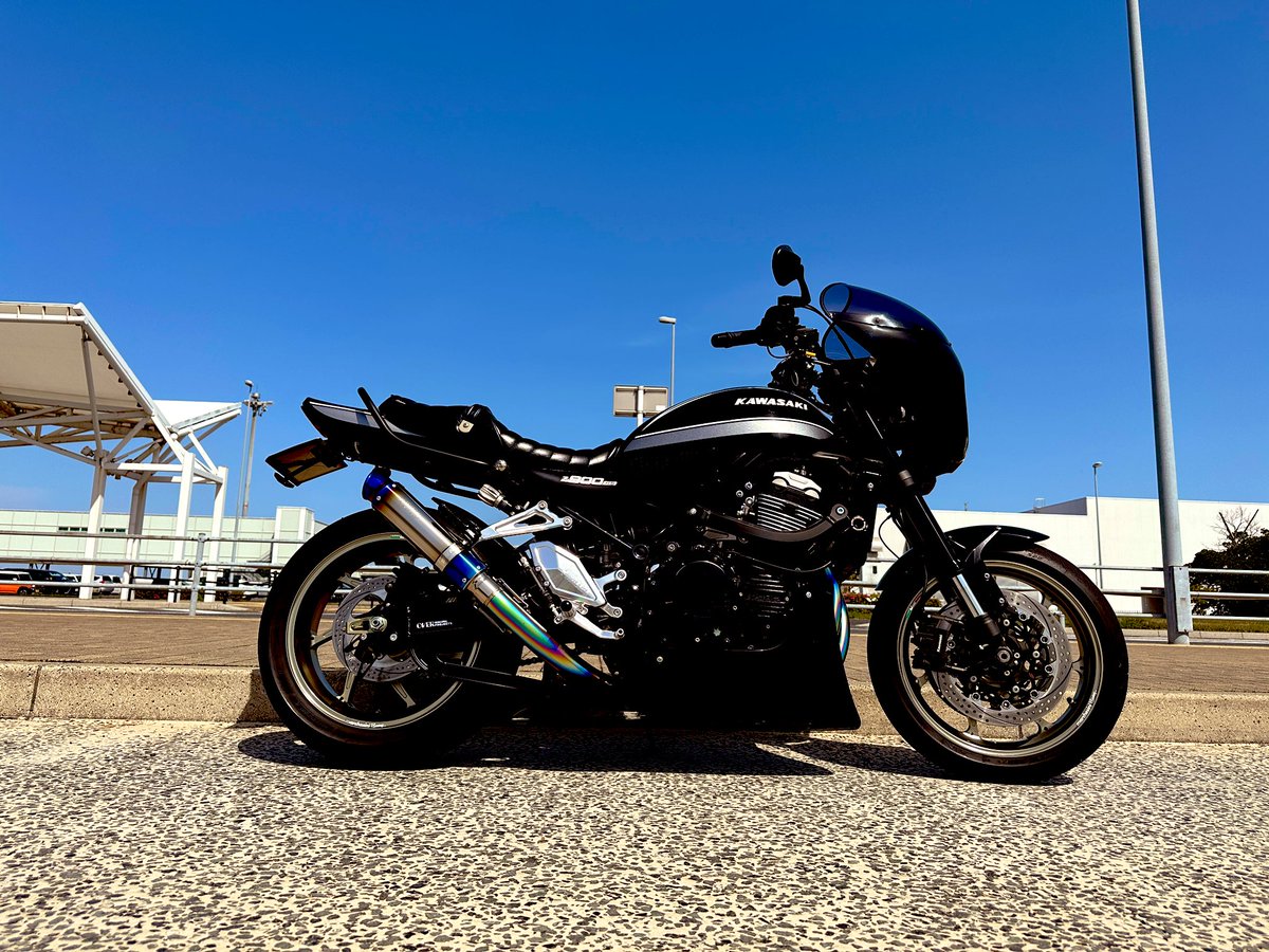 naooooooyuki's tweet photo. #z900rs
天気いいよ！
5台でツーリングしたのに自分のバイクだけ写メるんです😂 https://t.co/4uaRixvhDZ