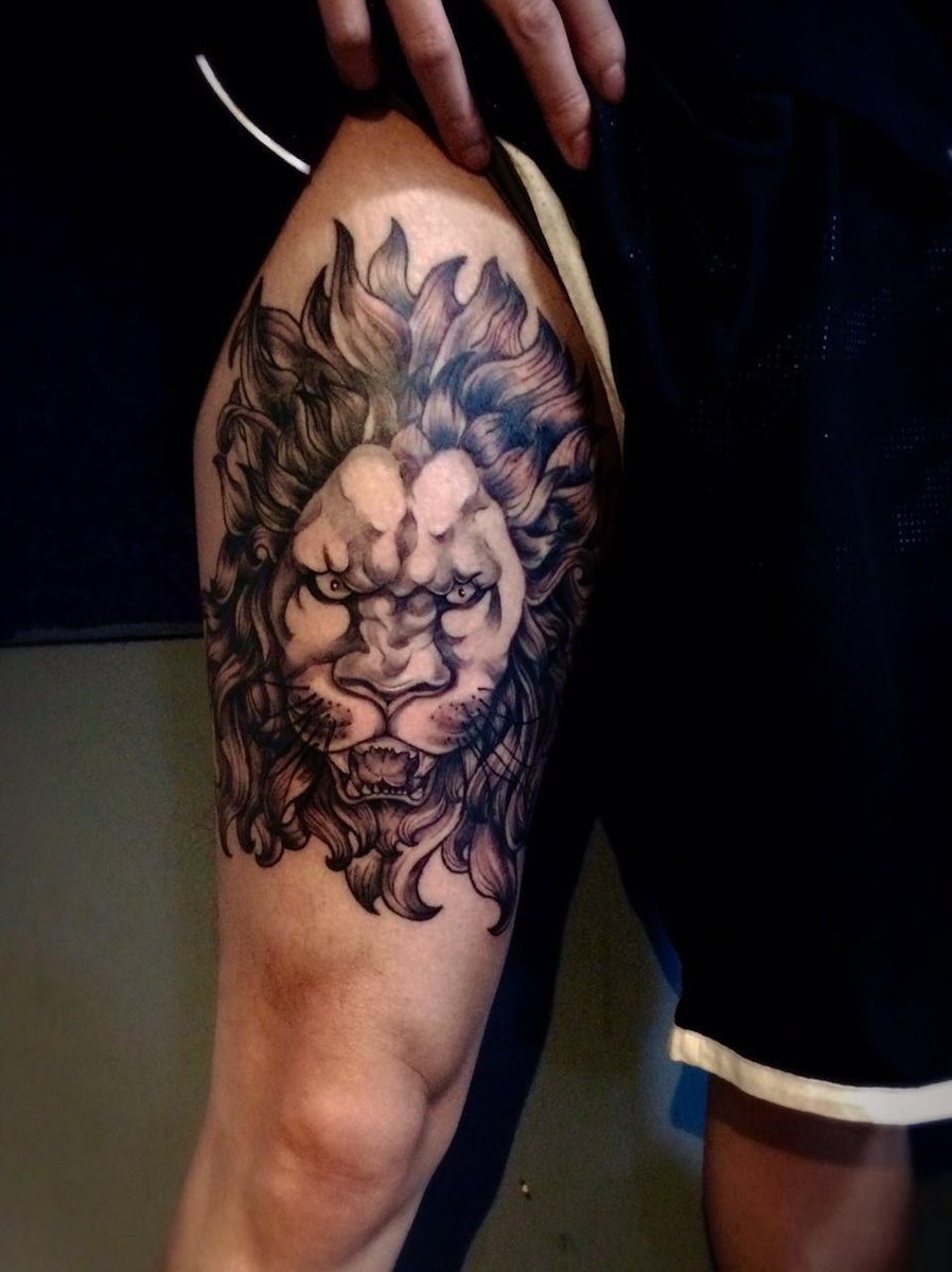 gavinlee_522's tweet photo. The tattoo style on the right thigh is a new tradition. Leo is my daughter's zodiac sign, and this tattoo is for my daughter because she is not by my side after divorce. I specially used the tattoo to remember her zodiac sign. #tattoo #daughter https://t.co/CFmwuJ3ZZV