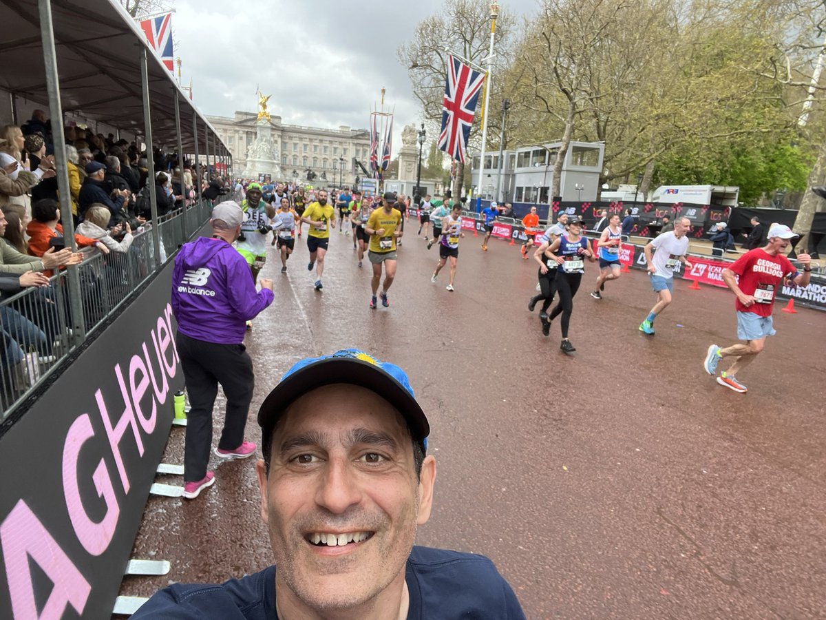 philwahba's tweet photo. Well that was fun. @LondonMarathon was a superb event today. 🇬🇧🇬🇧🇬🇧🏃🏻🏃🏻🏃🏻 what a town. https://t.co/07m8EudeH3