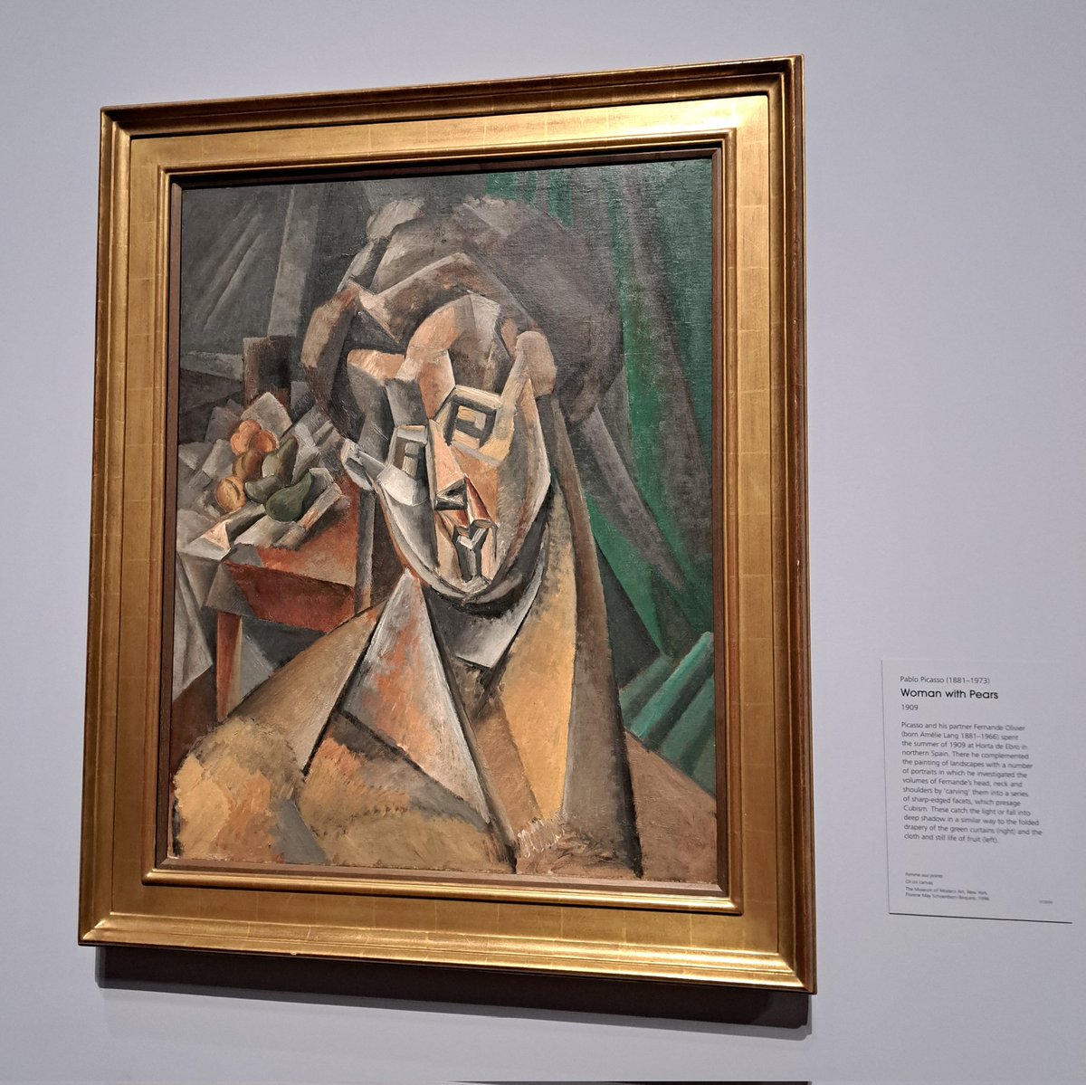 salonium's tweet photo. I never get tired of the National Gallery, but I saw the After Impressionism exhibit there today and it was really something special. Picasso, van Gogh, Cézanne, Signac, Degas, Gaugin and more and more.

It's amazing to see them up close. Really recommend it if you have time! https://t.co/kWnuv8oKig