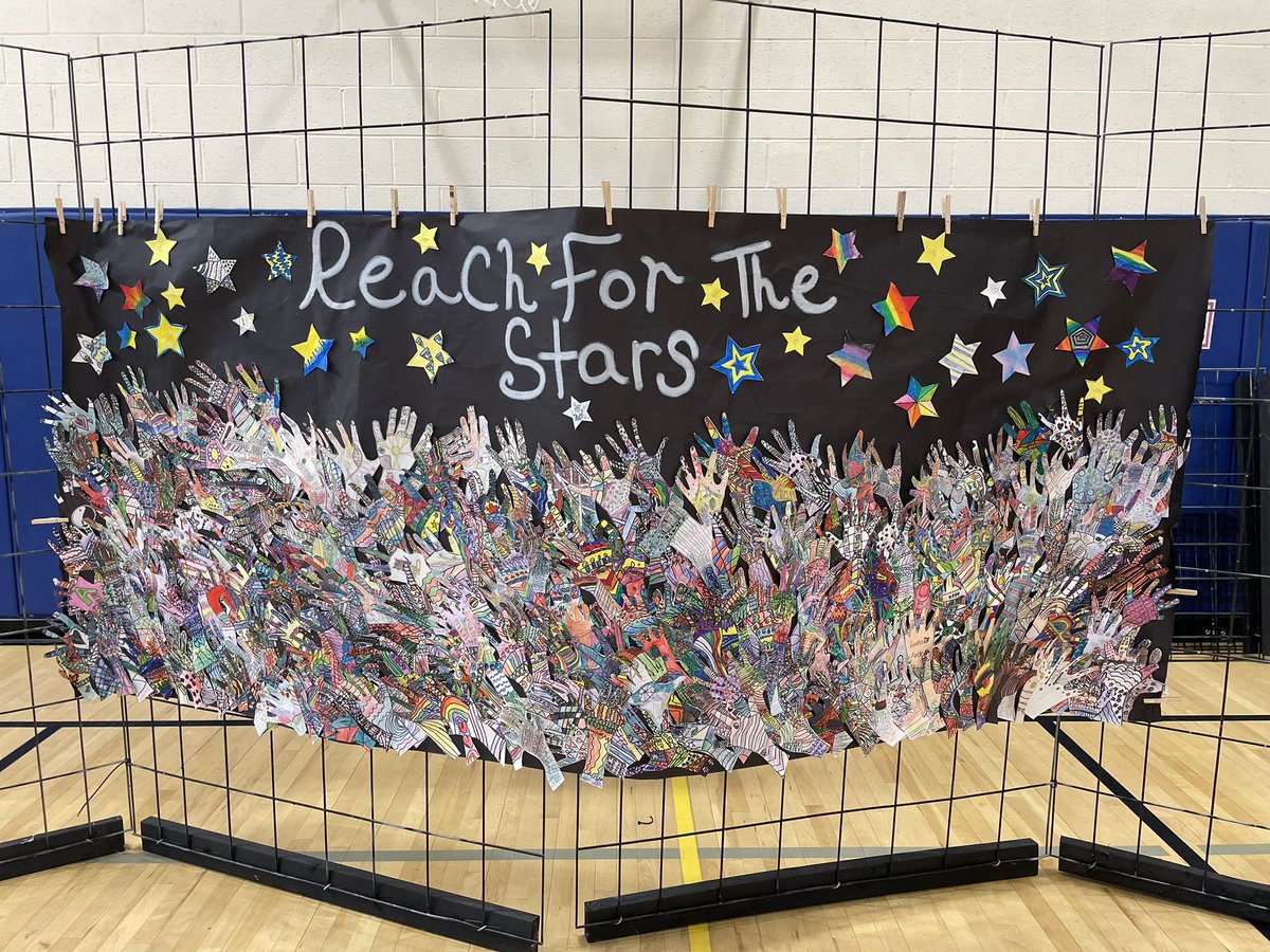MsBoylanArt's tweet photo. Another successful Art Expo!! 🎨Thank you to all of our wonderful parents who helped put this together!! https://t.co/TkCXuS0Q4d