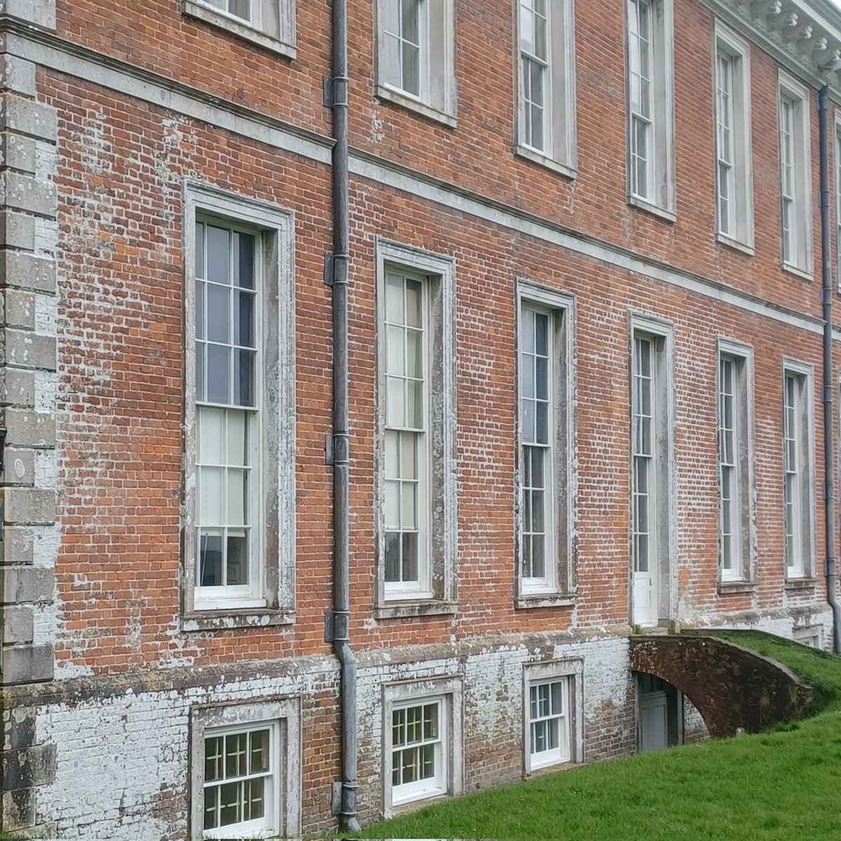 StartLicensing's tweet photo. Rain didn't stop play #uppark @southeastNT @nationaltrust
Lovely place to visit. #daffodils adding bright splash of colour. #Dogfriendly seating area in #cafe very welcome.
And I'm liking the #lichen !
#westsussex #nationaltrust https://t.co/Z2BDXW31sM
