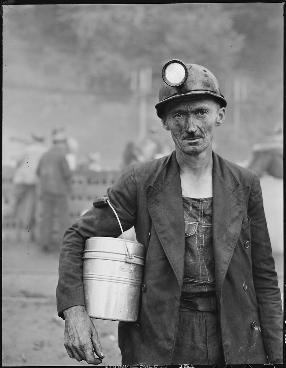 jilevin's tweet photo. For every coal job there are 8 2/3 clean energy jobs. (75,000 coal jobs vs 650,000 clean energy jobs.)

Let that sink in. https://t.co/niui4rmVM9