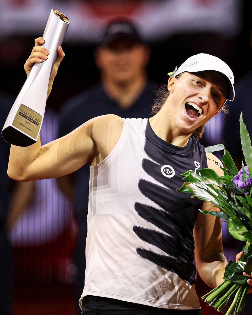 tiebreaktennis_'s tweet image. 1️⃣3️⃣! 🏆 

🇫🇷 Roland Garros x2
🇦🇺 Adelaide
🇮🇹 Rome x2
🇶🇦 Doha x2
🇺🇸 Indian Wells
🇺🇸 Miami
🇩🇪 Stuttgart x2
🇺🇸 US Open
🇺🇸 San Diego

📸Getty 
#igaswiatek #swiatek #teamswiatek #porschetennis #tennisworld #tennis #wta #champion