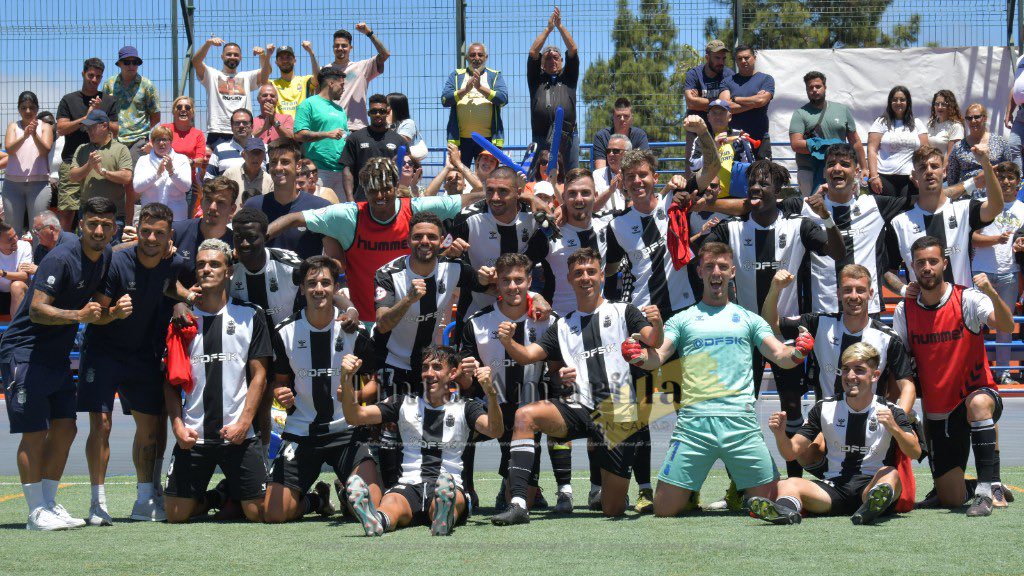_borjallarena's tweet photo. Jugamos play off! Vamos equipo🐥💙 https://t.co/52vq7a0xfI