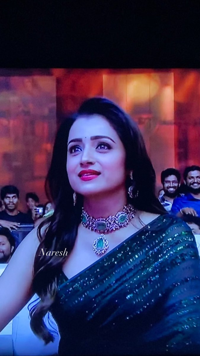 naresh__off_'s tweet photo. How Trisha How🥺😍 omg Kundavai so pretty 
#Trisha #TrishaKrishnan @trishtrashers #PonniyinSelvan2 #PS2 https://t.co/KsxDWgbSl9