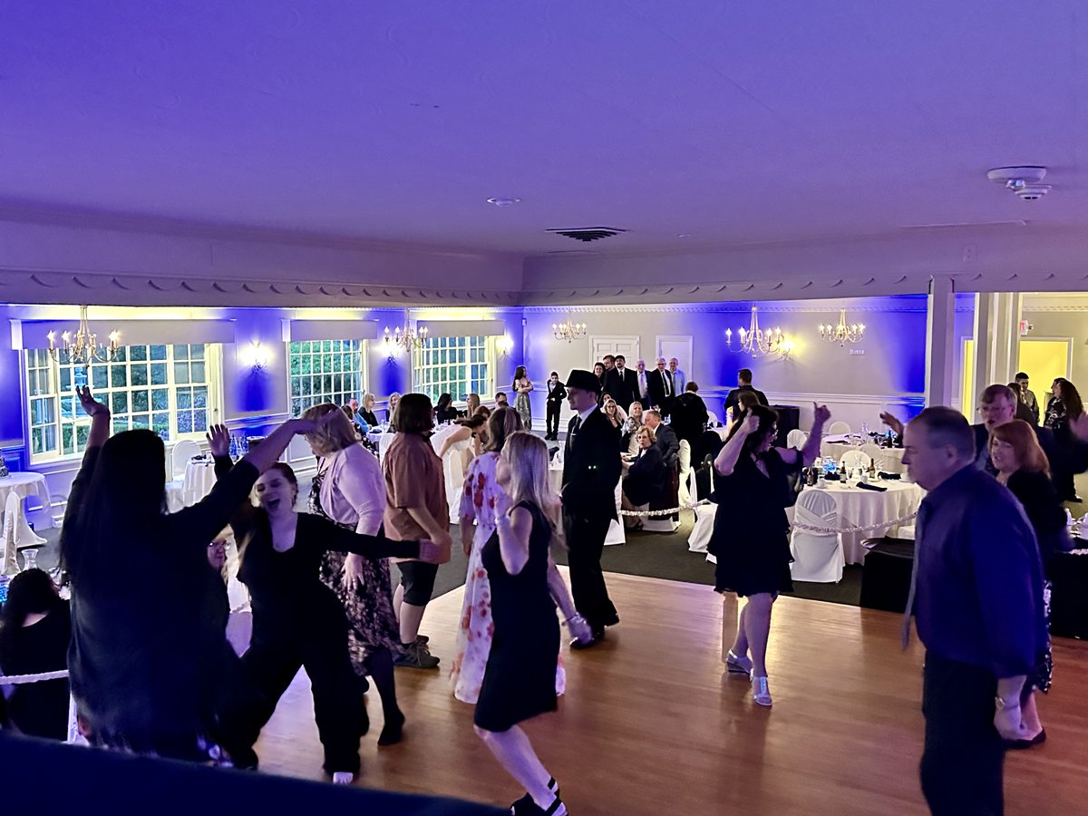 rhythmexpressdj's tweet photo. Great crowd at last night's #wedding at the Meadowbrook Inn in #charlestownri - Congrats Kim & Brian! #weddings #weddingstyle #weddingday #dj #weddingmusic #weddinginspiration #weddinginspo #bridalinspiration #bridalinspo #engaged #401love #riwedding #uplighting #uplights https://t.co/HCtgVhvojS
