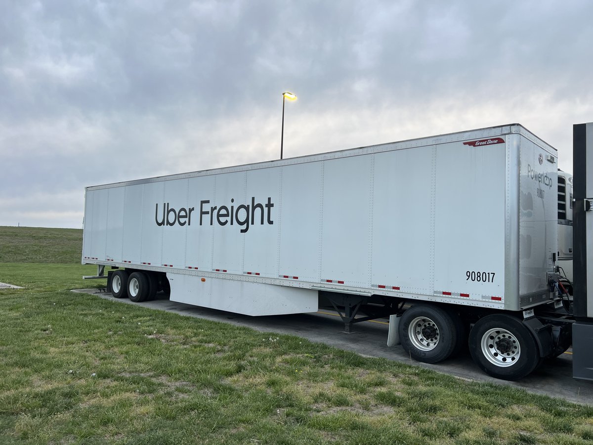beetlebaileyYT's tweet photo. #UBERFREIGHT is getting in on that #POWERONLY now. Uber Freight now has their own #Uber #Trailers @FreightWaves @FW_Truck @TimothyDooner @supertrucker https://t.co/0xPTsYzbbN