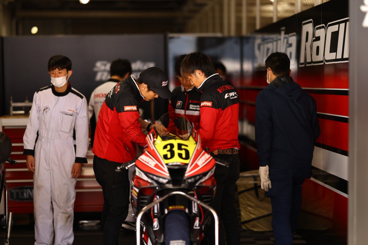 tigermaru12's tweet photo. レース1        レース2
予選21位       15位
決勝17位        17位

トライアウト枠8位
ライダーを始めチームが一丸となり無事8耐の出場権を掴むことが出来ました！
この勢いのまま全日本ロードレースも上を目指していきます！
応援よろしくお願いします！🙇‍♂️
 @yu_ki_36 https://t.co/auNlLaWtPM
