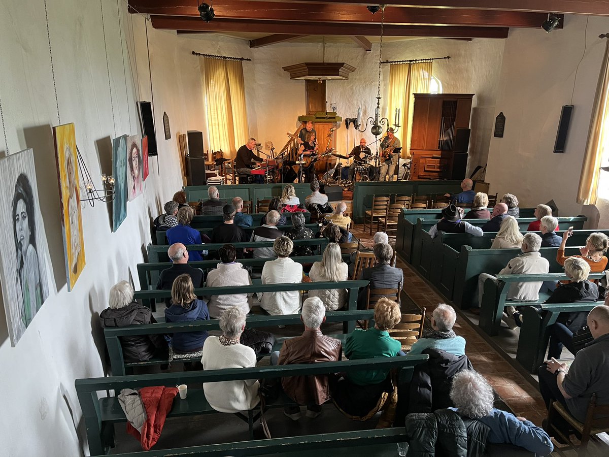 Kloosterkapel's tweet photo. Mooie belangstelling bij laatste concert van dit seizoen.
#SomethingElse https://t.co/bhyZNsRx1F