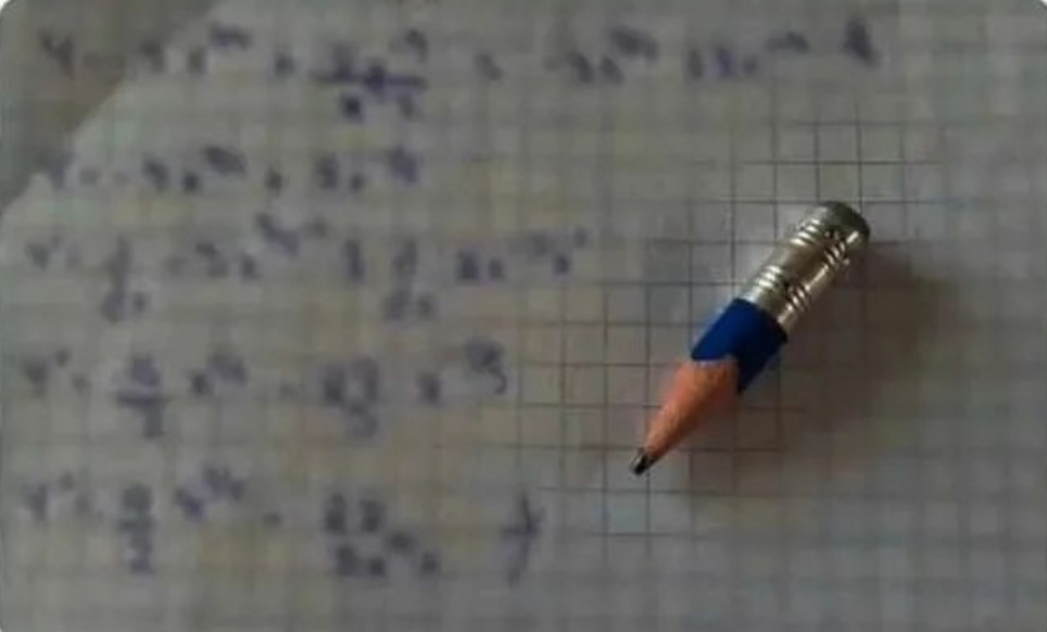 si ignoras el lápiz de la suerte te irá mal en los exámenes