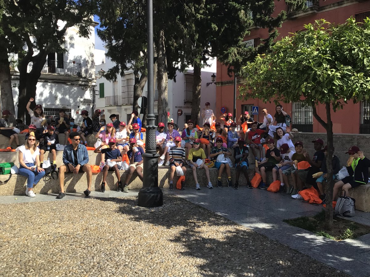 OakfieldPrep's tweet photo. Hola! It is officially #spanishlanguageday so I hope you all have a muy bueno dia! Here is a photo from the Year 5 Seville Trip last year....

#spanish #fiesta #languages #oakfieldprep #worldofopportunity https://t.co/46Xmsx73xv