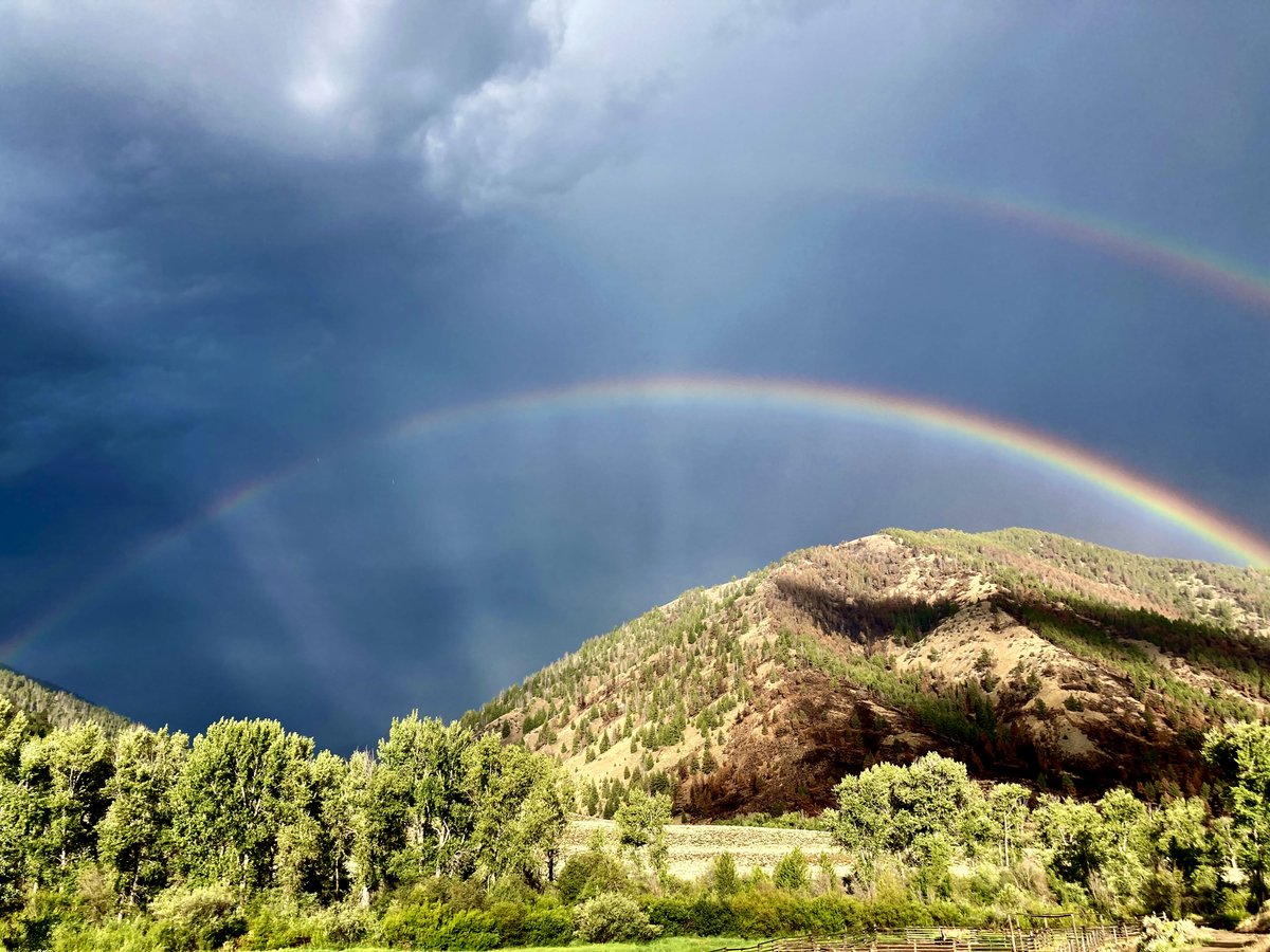We're starting to see the onboarding of various fire staff around the country for #FireYear2023. 

Have a safe fire season! 🔥

📷Precipitation over the 2022 Woodtick Fire creates a double rainbow in the River of No Return Wilderness, Idaho. Hannah Branz, BLM

#WeAreBLMFire