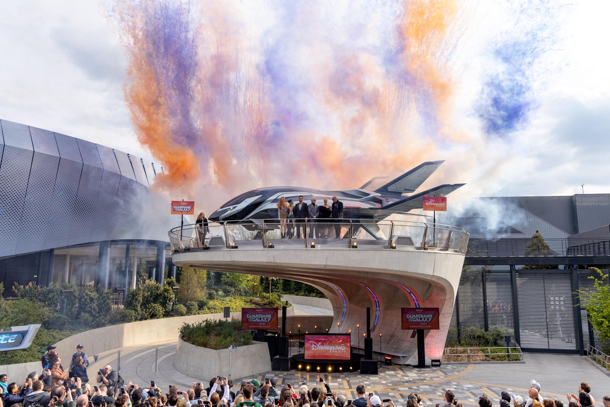 DisneylandParis's tweet photo. Retour en images sur le Gala Européen célébrant les Gardiens de la Galaxie Volume 3 qui s'est déroulé ce samedi à Disneyland Paris. ✨
Découvrez le film au cinéma à partir du 3 mai 2023 https://t.co/OltXqOo25C