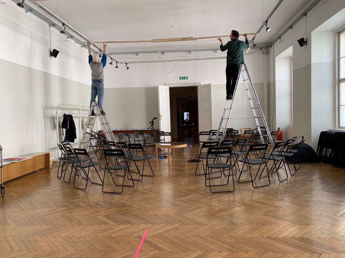 faerber_alexa's tweet photo. Realfiktion = Teamwork, heute in Vorbereitung auf die Versammlung morgen @Volkskundemuse #MakingClimatePublic #Klimarechnungshof #Klimakrise https://t.co/hyRBnb2axv