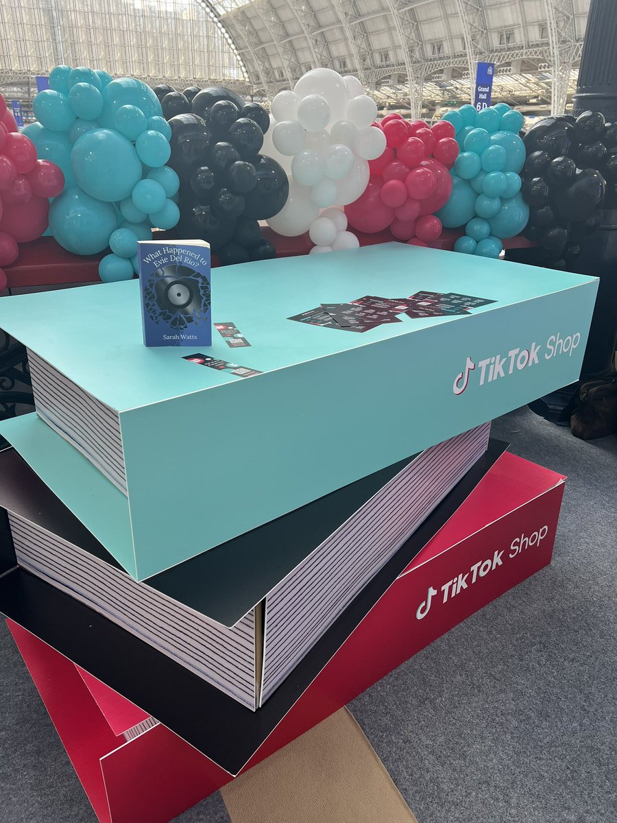 SKWattsWrites's tweet photo. When Evie Del Rio went to @LondonBookFair I just couldn’t resist a little bit of opportunist marketing! If you love music and fancy a bit of 80s nostalgia then this is the book for you. https://t.co/jKS7m0LDSZ

#whtedrsw #indiepublishing #TikTok https://t.co/w9HvDk6ALx