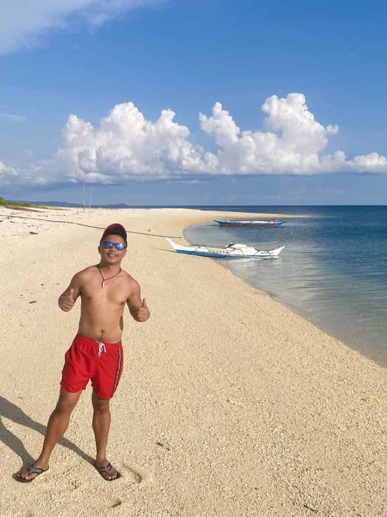 rmb0820's tweet photo. La Isla Bonito 😜🏝️❤️ #Apr2023 https://t.co/COYTjSZE7x