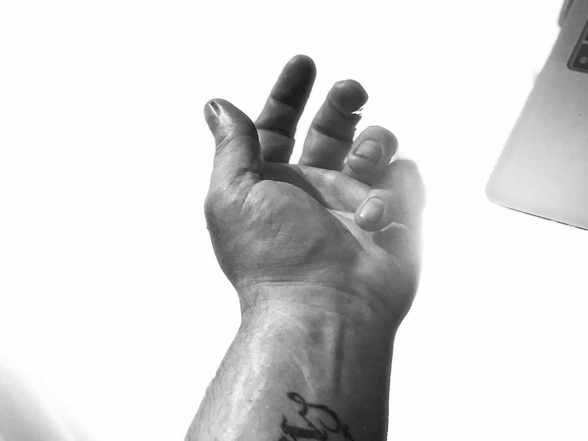 JacobusSwart's tweet photo. Make a deal with yourself,  each night when you are quiet and relaxing :  to look at your hands, even if it's 5 minutes, and make sure  your hands have given more than what it has been taking. 

Commit to this for a week, and if this was a fat ball of shit, sorry. But it isn't 😁 https://t.co/heyVdNxdgT