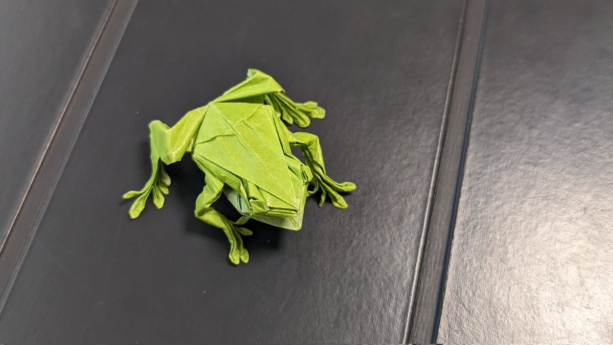 ご無沙汰しております
2021年元日以来の折り紙です
神谷哲史さんのアマガエル