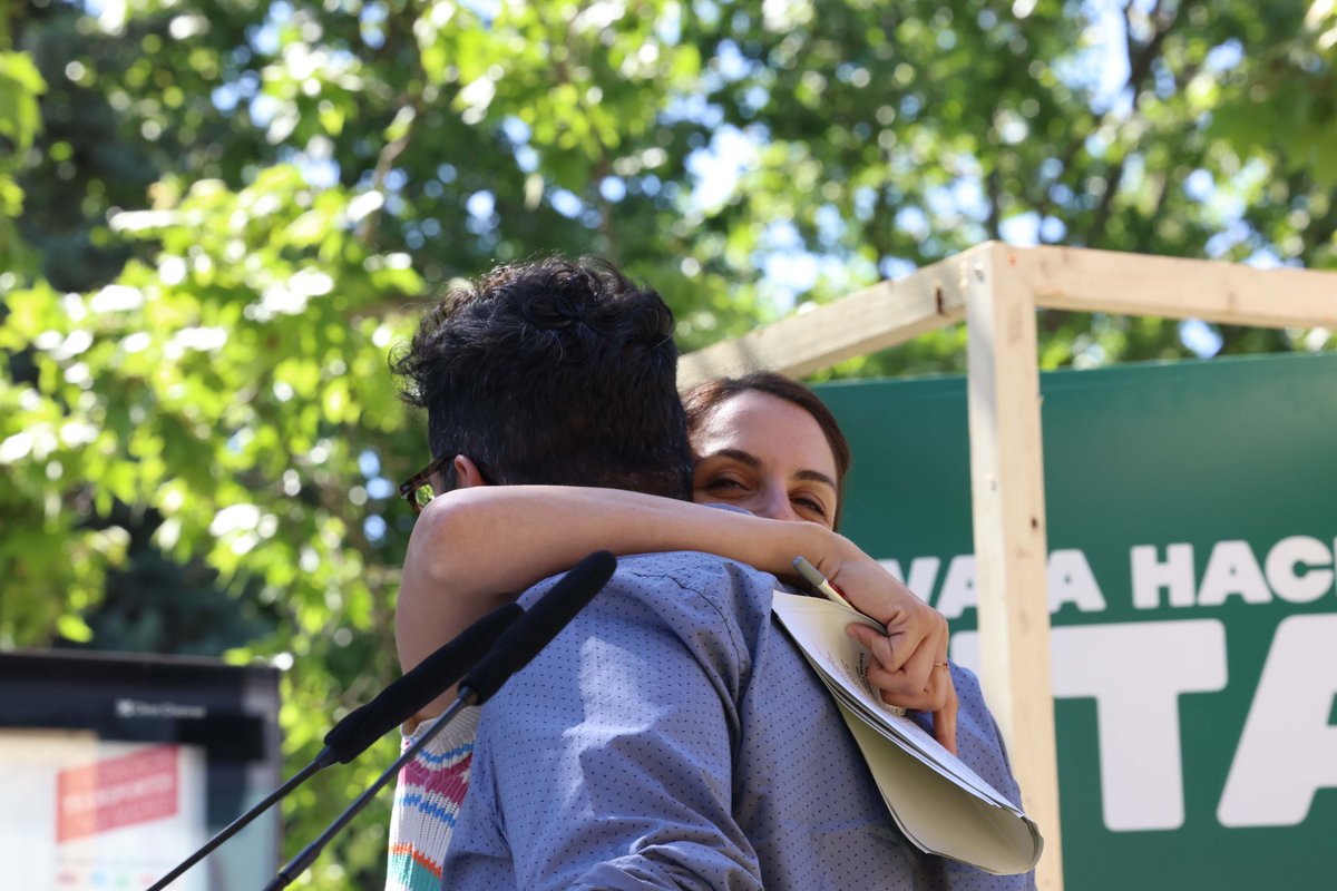 Nicops0's tweet photo. Esta mañana en #LaProspe:
Lo próximo es escuchar y actuar. Lo próximo es Más Madrid. Y la próxima alcaldesa va a ser @Rita_Maestre ✌🏼 https://t.co/JjFccNU3Ev