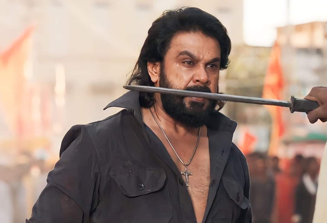 DFansMedia's tweet photo. #BandraTeaser

https://t.co/Pd1Y3YKl5h

#Dileep https://t.co/HJUj69v9vo
