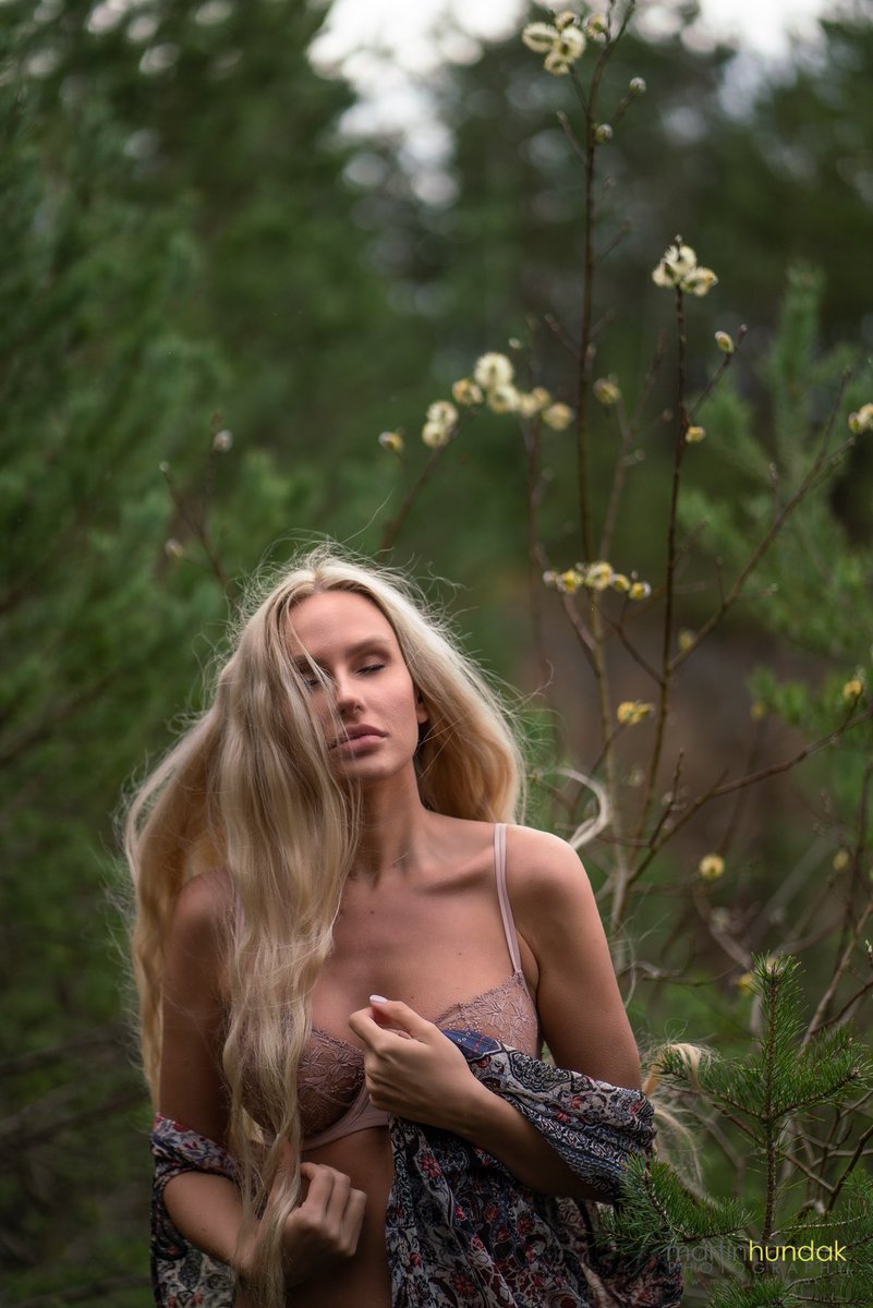 HundakMartin's tweet photo. Forrest glamour #sexy #hot #babe #glamour #czech #sony #martinhundak_photography https://t.co/Mb0rMwH6Q0