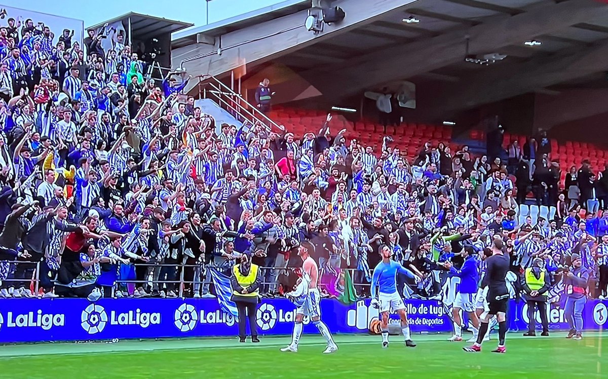 antoniobanderas's tweet photo. Lugo 0 Málaga 2. 
El camino es difícil pero con esta afición no se pueden rendir. 💪
Pasito a pasito. 👏👏👏👏

@MalagaCF #VamosMalaga !!!! https://t.co/CCW4Lx7xi0