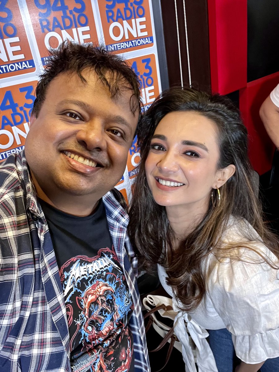 HrishiKay's tweet photo. #Potluck2OnSonyLiv Missed u @IamKituGidwani @SaloniePatel but my recording studio still resounds with the loud guffaws & one liners that emanated from this super #Potluck2 interview with @cyrus_sahu @ShikhaTalsania @SinghaHarman @dubeyira 🤩 Guys go give it a watch on @SonyLIV . It will make you laugh some, tear up some & reflect some! @sidkworld @gauravlulla