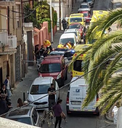 Este mediodía ha sido asesionado un chico de 25 años en Llefià al que le han cortado el cuello con una navaja. Muy preocupado por la situación que estamos viviendo en #Badalona estos últimos meses