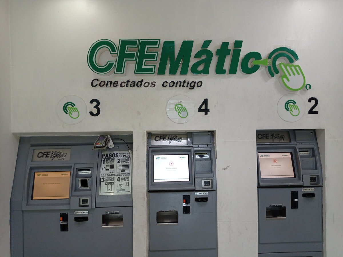 JFRANCISCOGLEZ's tweet photo. @CFE_Contigo  Apoyo. Queremos pagar. Son 3 cajeros. Ninguno sirve. Sucursal Zihuatanejo. https://t.co/PQECXsxkJf
