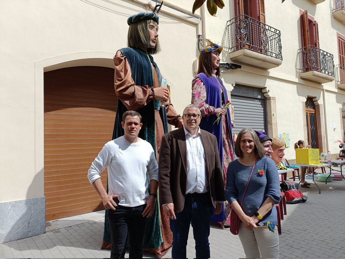 EsquerraCanonja's tweet photo. Hem gaudit molt de les activitats fetes en aquesta diada de #SantJordi2023 , que ha coincidit també amb els 50 anys de la Festa del #Batibull . Felicitats al AEiG #BisbeBorràs de #laCanonja per aquesta gran tasca educativa dintre de l'escoltisme. Per molts anys!
#SantJordi https://t.co/dMkkTOZs57