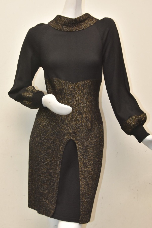 PoshareOfficial's tweet photo. Chanel Chanel Knit WOOL Black Shimmer Gold Sweater Dress | Poshare https://t.co/Gg37By4iud https://t.co/WhTTNFEugv