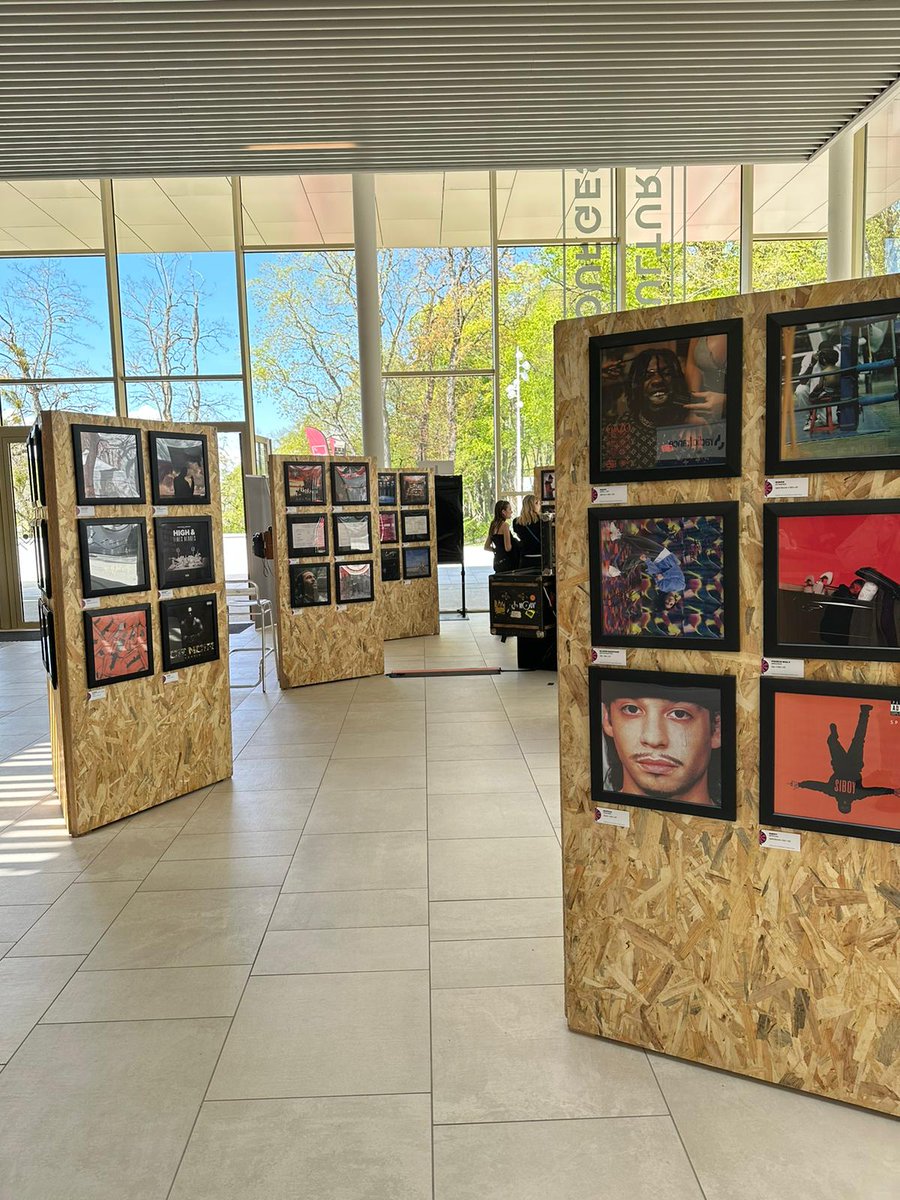 sacem's tweet photo. Retour en images sur le vernissage de l'exposition @radiofrance x @sacem pour célébrer 40 ans de rap en France 👊🎤🎛 En présence de @Disizfr, parrain de l'exposition 🙏 @PrintempsDB #pdb23 https://t.co/RCtU8OP07r