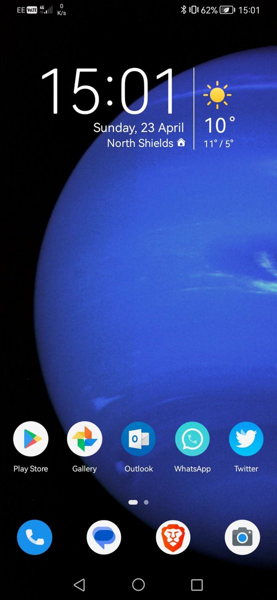 stewyrobz's tweet photo. My mate got the alert and I didn't get fuck all. Maybe it's cos I'm rocking Huawei? https://t.co/qXOAdLafIb