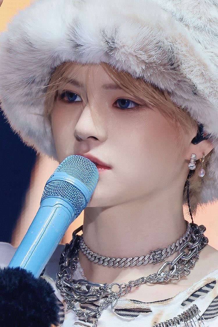 yj_aehyuk's tweet photo. NO ONE IS ALLOWED TO DISRESPECT YOSHI'S VISUAL https://t.co/HYVwyE9mgr