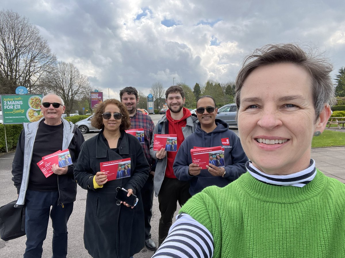 Lovely morning leafleting for <a href="/AuluckRK/">Randhir Auluck</a> with <a href="/Abdul4Westwood/">Cllr Abdul Jobbar</a> <a href="/DaveToulson/">Dave Toulson</a> Dave and Elio. 
Great response on the doorstep!