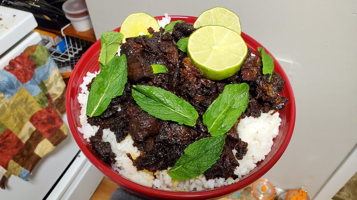 JohnDyeWrites's tweet photo. Rendang (probably my favorite) via @foodwishes turned at least partially into onigiri 🥘🍙 https://t.co/aHt9RZ5u3V