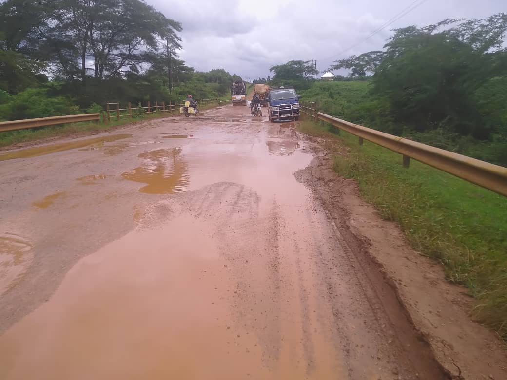 COTFONE's tweet photo. #DEADLY #MASAKA-#KYOTERA-#MUTUKULA #ROAD!
@UNRA_UG @UNRA_ED Urgently respond to the poor state of the Masaka-Bukoba highway which has claimed over 30 lives in @KyoteraDistrict since 2022.
Citizens travel to Mutukula at your own risk!
STAND UP 4 SOCIAL ACCOUNTABILITY IN UGANDA https://t.co/veicErAz0m