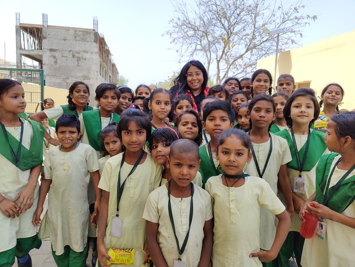MeghaSPrasad's tweet photo. Promising young faces at the @PardadaPardadi educational society in Anupshahar. Each of them come from an underprivileged, below poverty line house....the education at school giving them wings to fly ! https://t.co/QBk9soe6K2